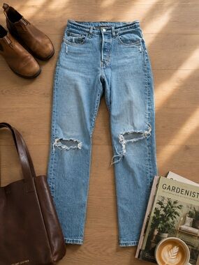 Vintage Levi’s 501 Women’s 26x30 High Waist Straight Leg Distressed Jeans